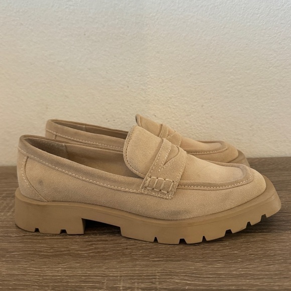 Dolce Vita Elias Flats, Dune Suede, Size 7.5 - Picture 2 of 9